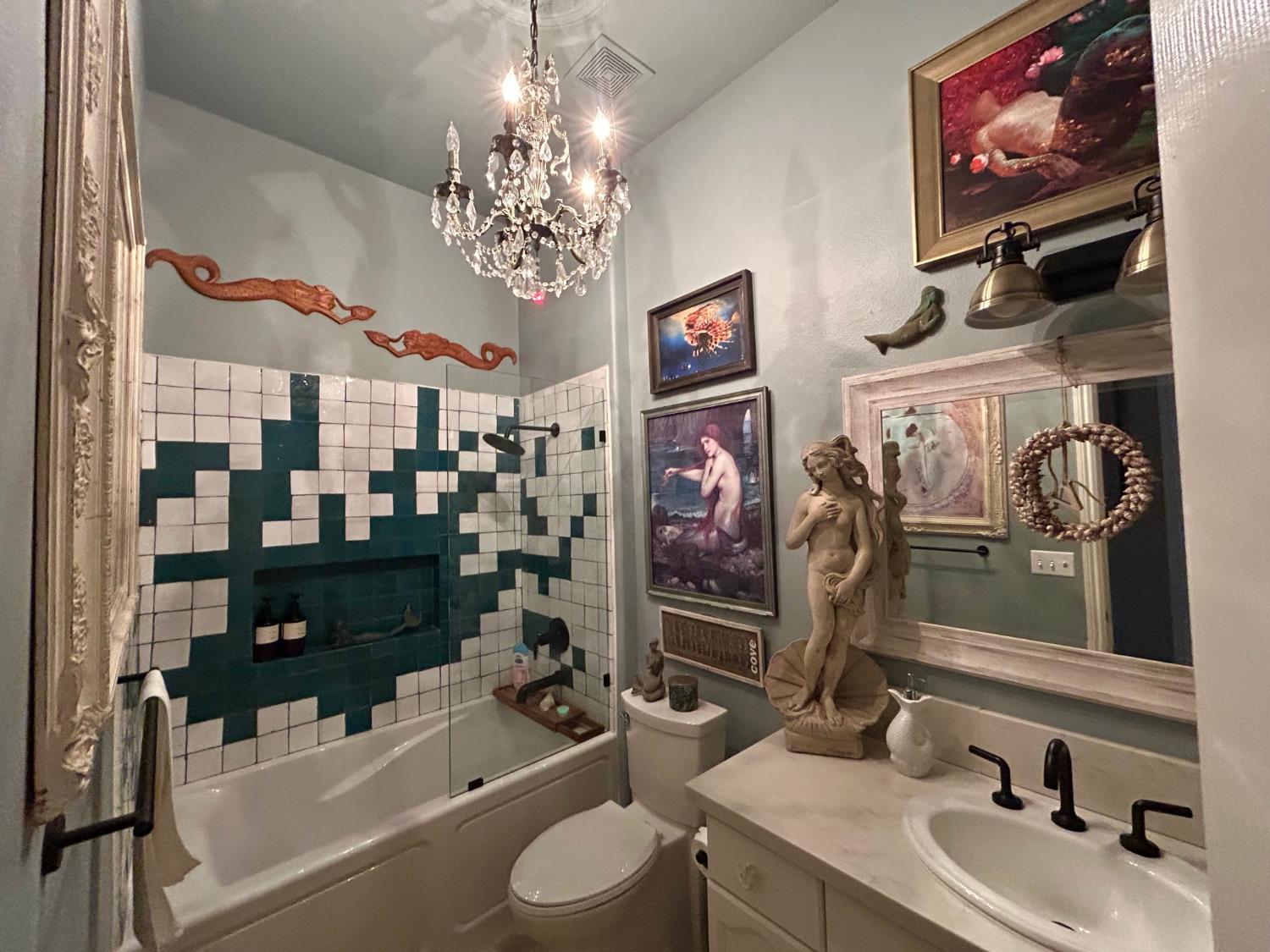 1824 E Stonebrook Ln, Clovis, CA 93611