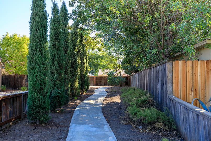 420 Fusco Ave, Modesto, CA 95354