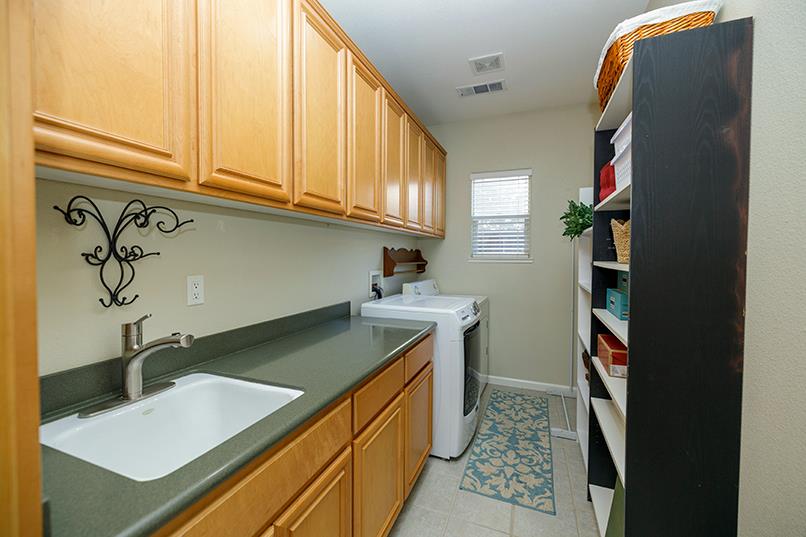 420 Fusco Ave, Modesto, CA 95354