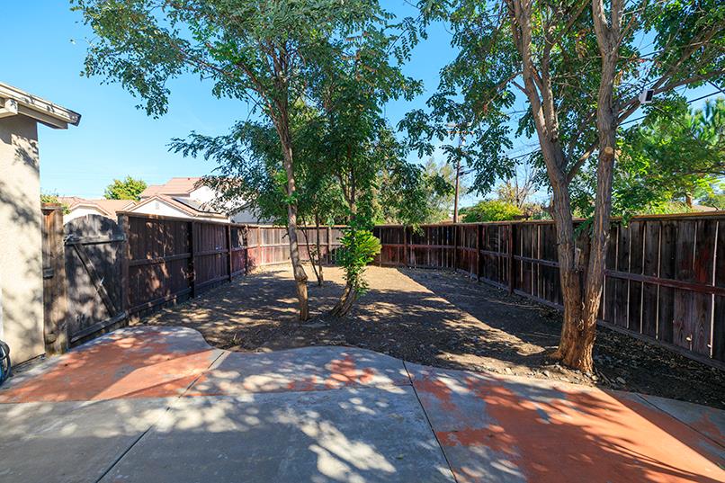 420 Fusco Ave, Modesto, CA 95354