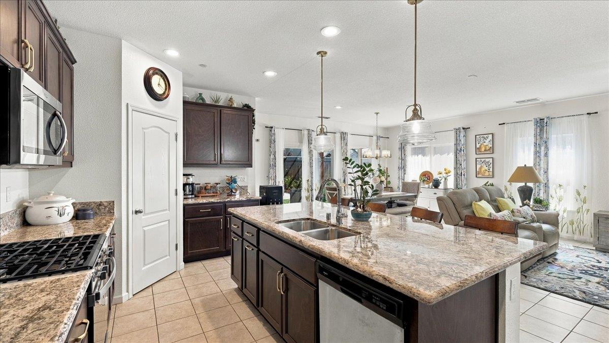 2258 Beppe Ave, Manteca, CA 95337