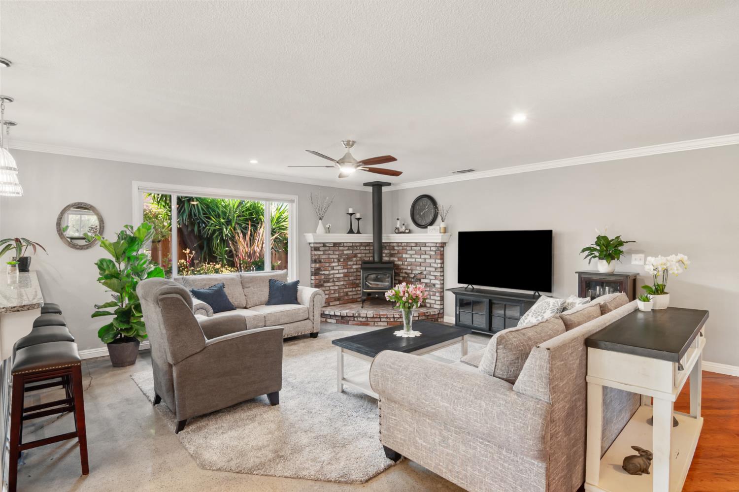 1467 Dunigan Pl, Manteca, CA 95336