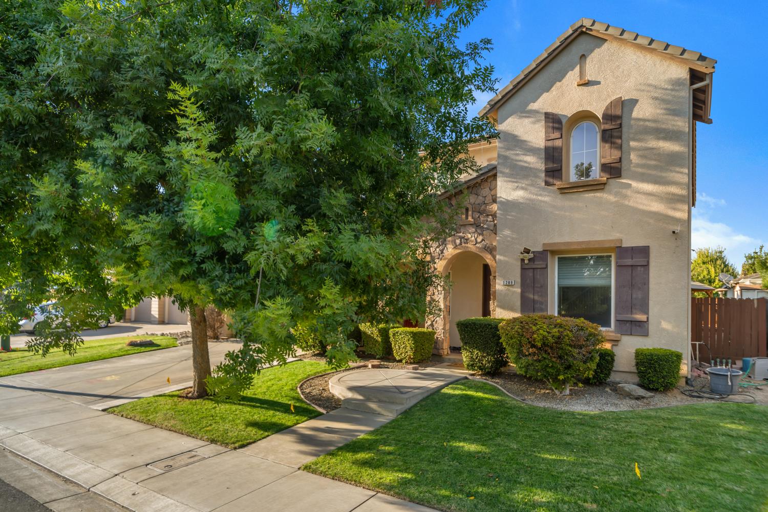 1289 Lurs Ct, Merced, CA 95348