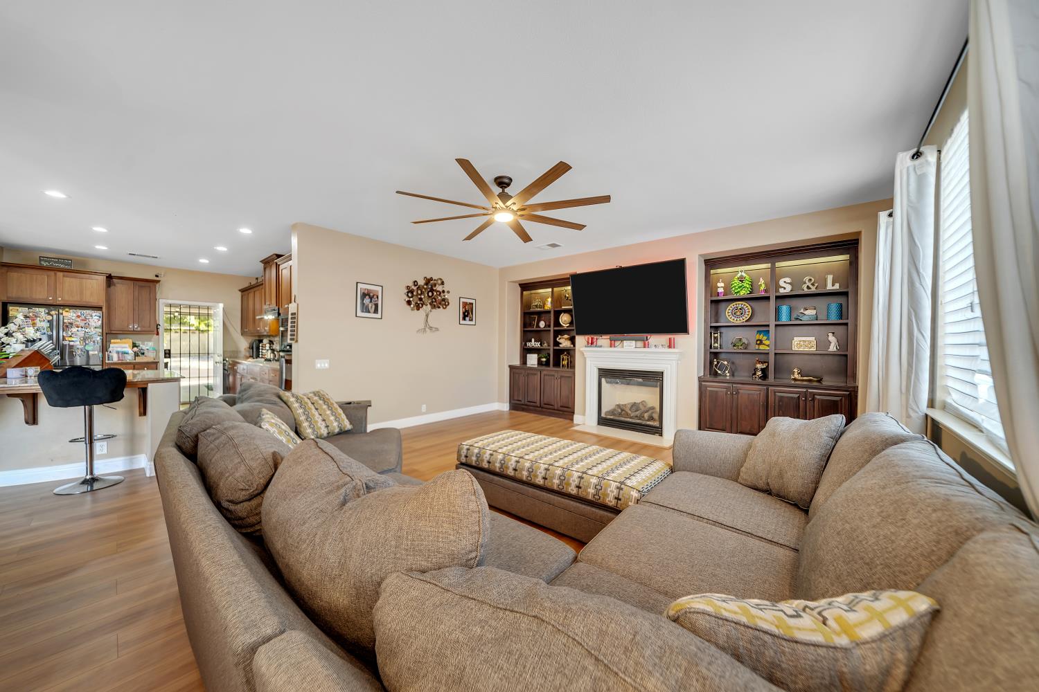 1289 Lurs Ct, Merced, CA 95348