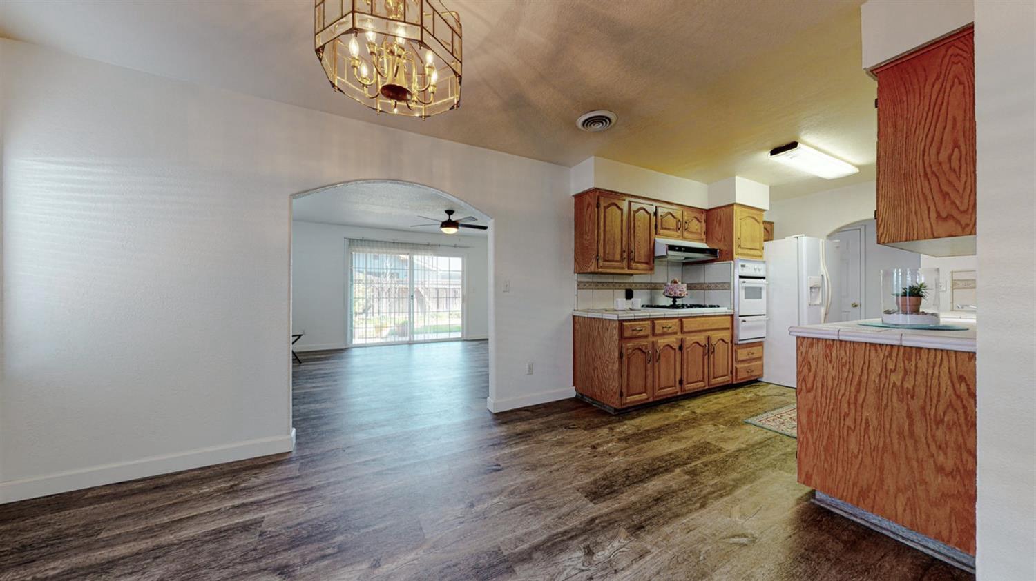 2404 Queenaire Ln, Modesto, CA 95350