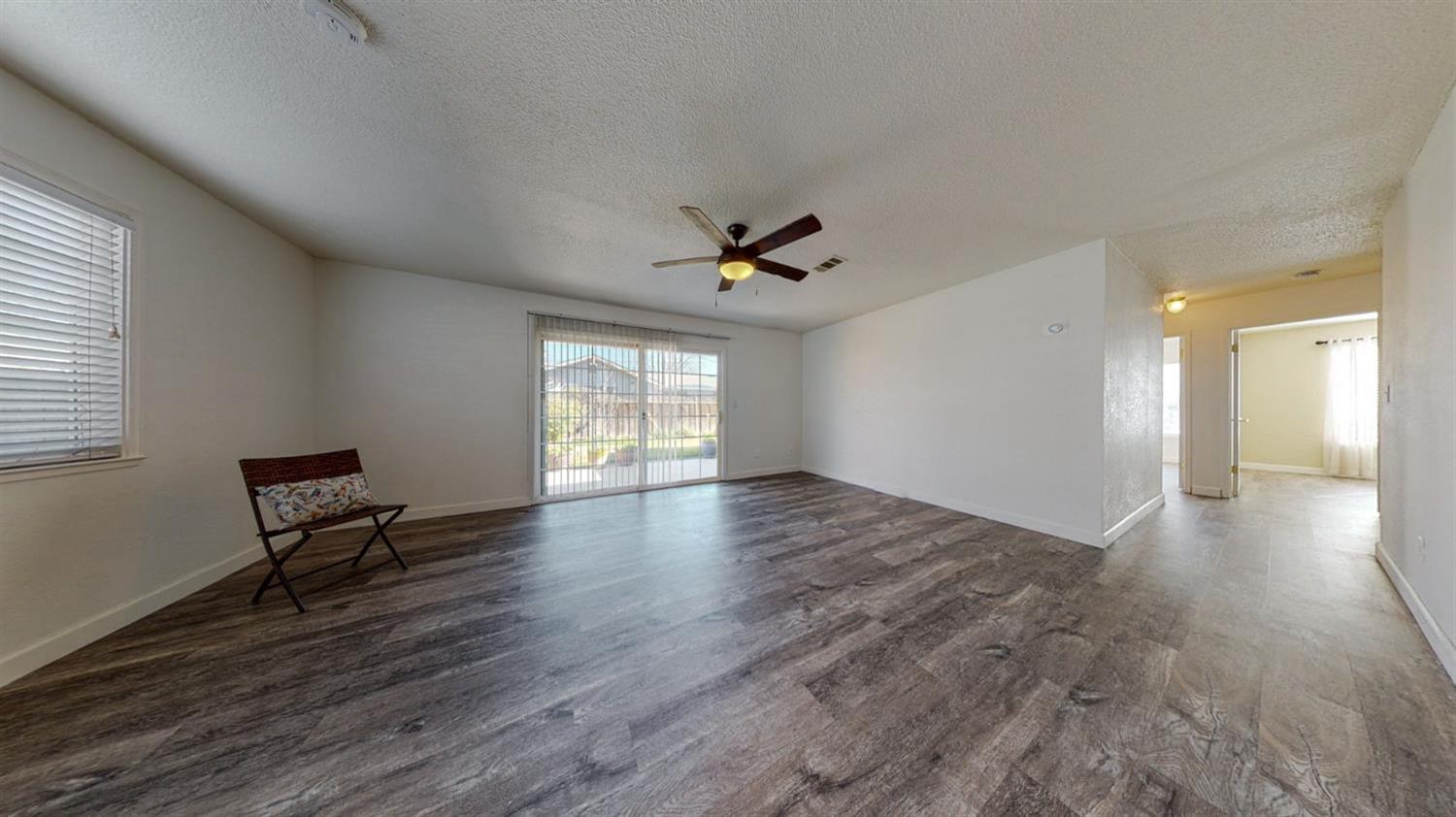 2404 Queenaire Ln, Modesto, CA 95350