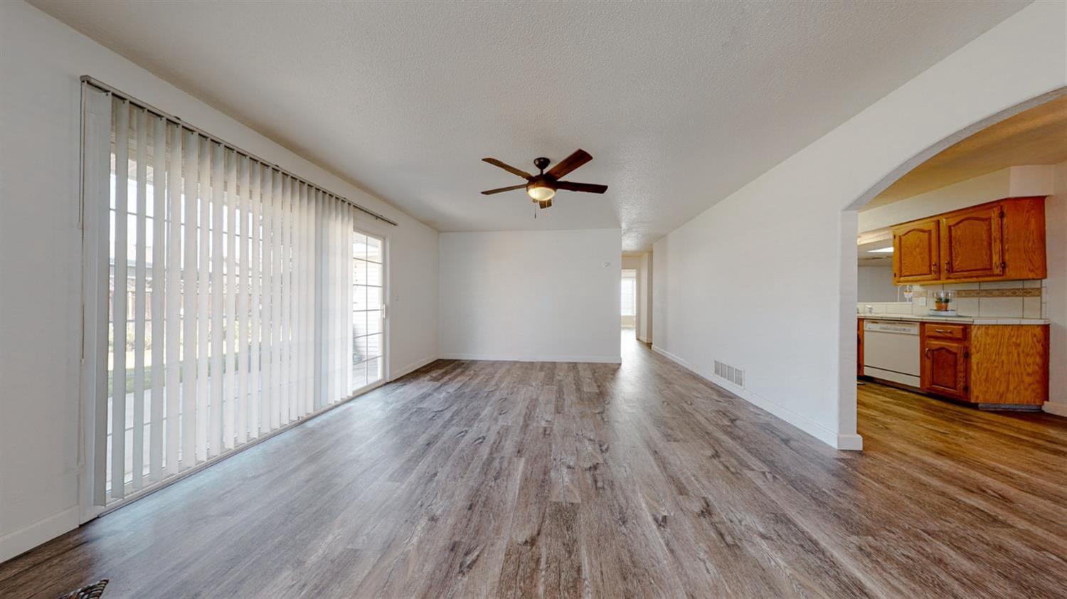 2404 Queenaire Ln, Modesto, CA 95350