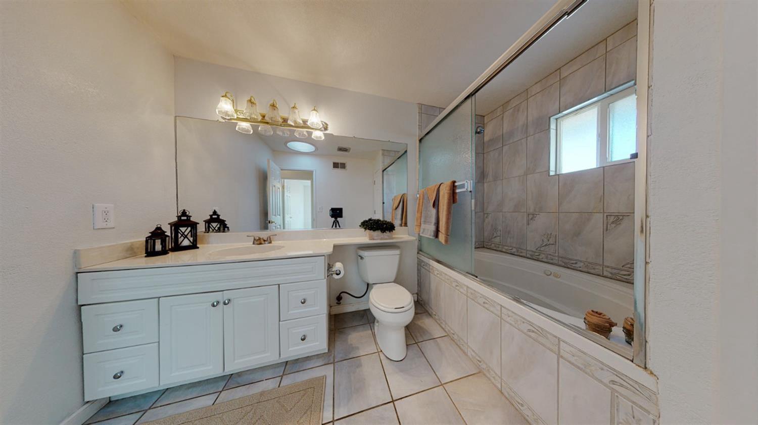 2404 Queenaire Ln, Modesto, CA 95350
