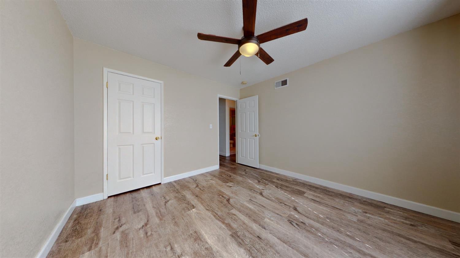 2404 Queenaire Ln, Modesto, CA 95350