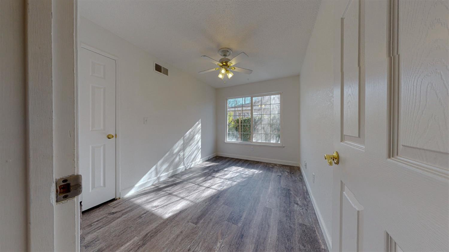 2404 Queenaire Ln, Modesto, CA 95350