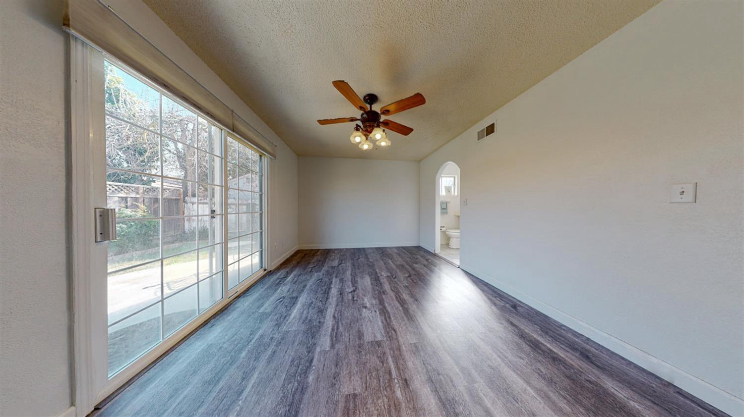 2404 Queenaire Ln, Modesto, CA 95350