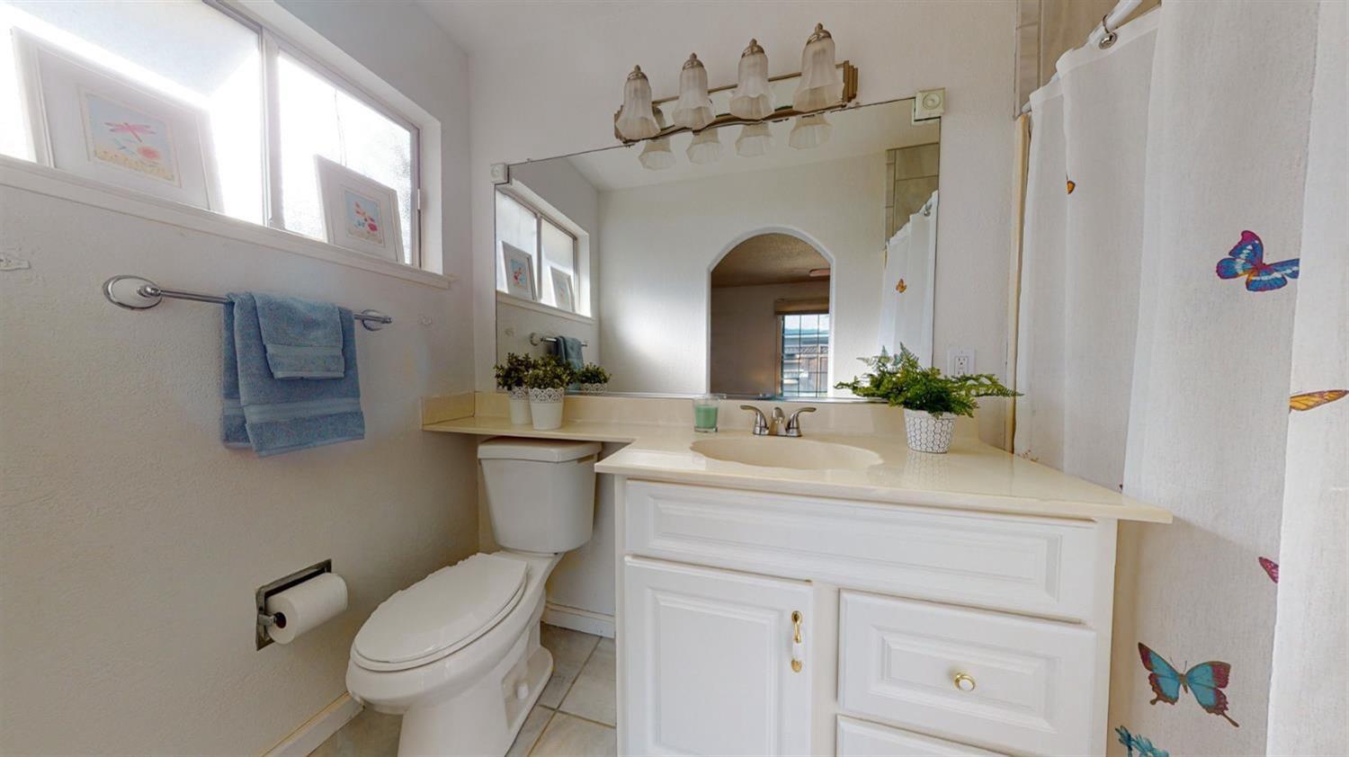 2404 Queenaire Ln, Modesto, CA 95350