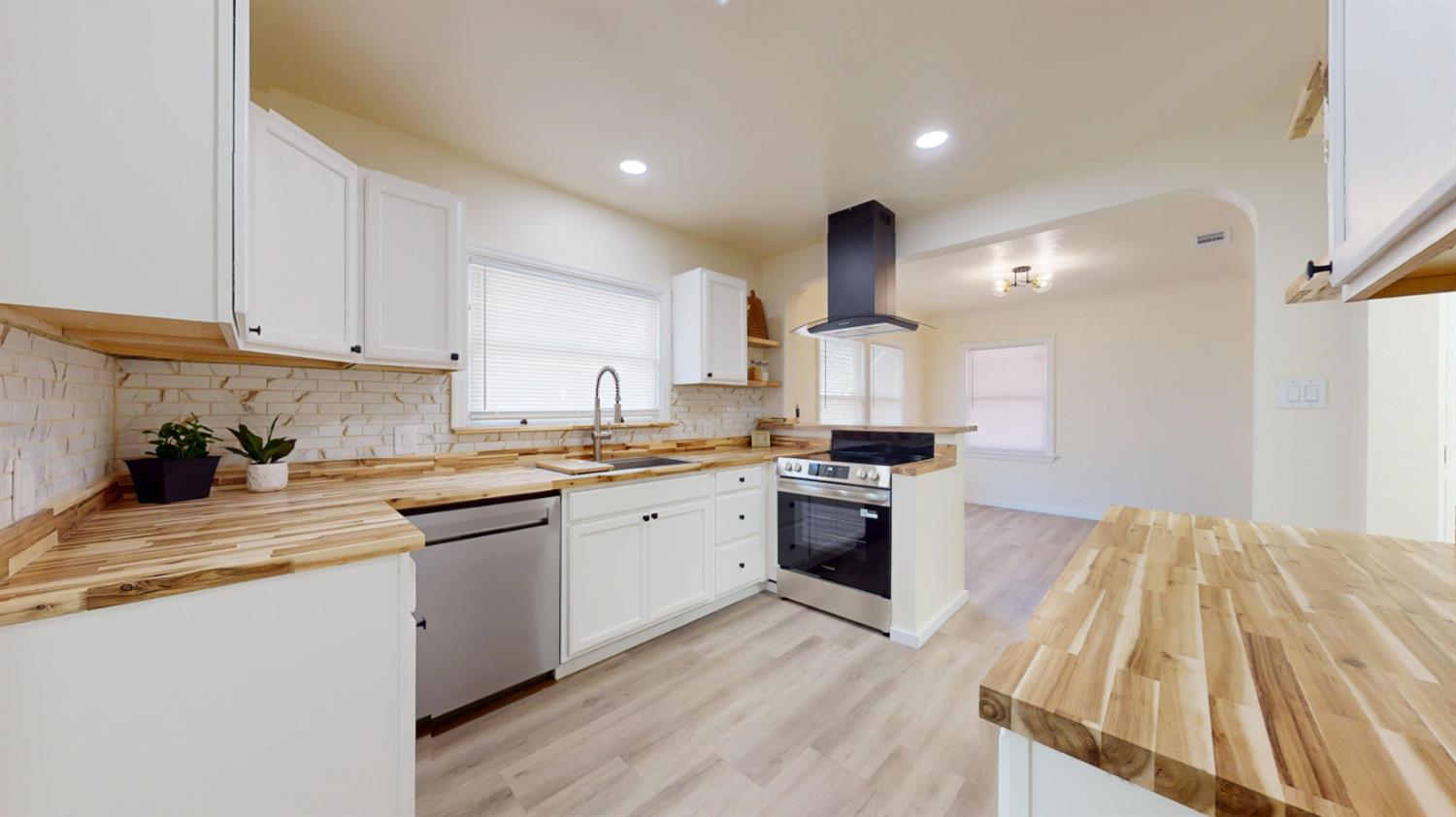 225 Merced Ave, Modesto, CA 95351