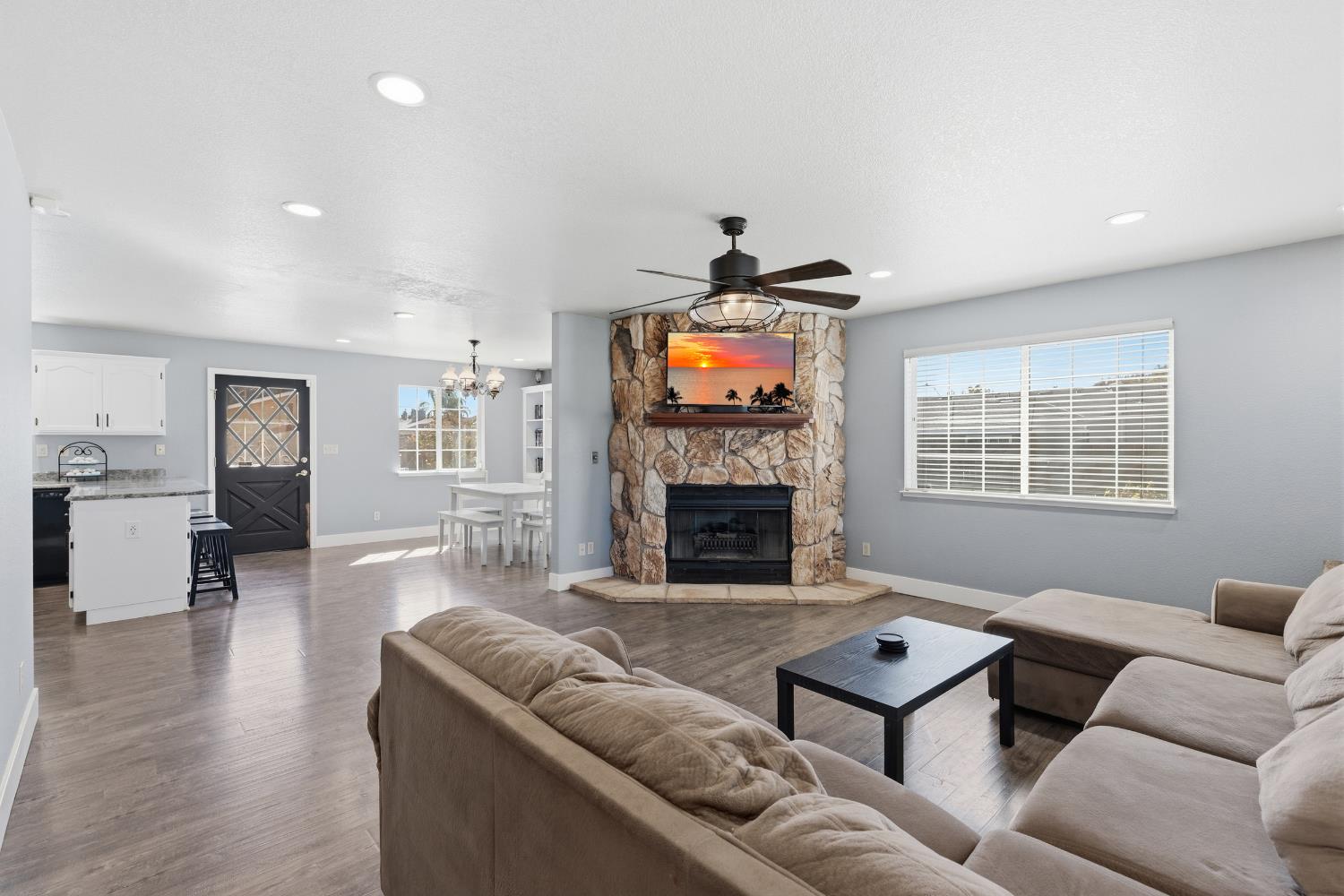 1422 Silva Ave, Newman, CA 95360