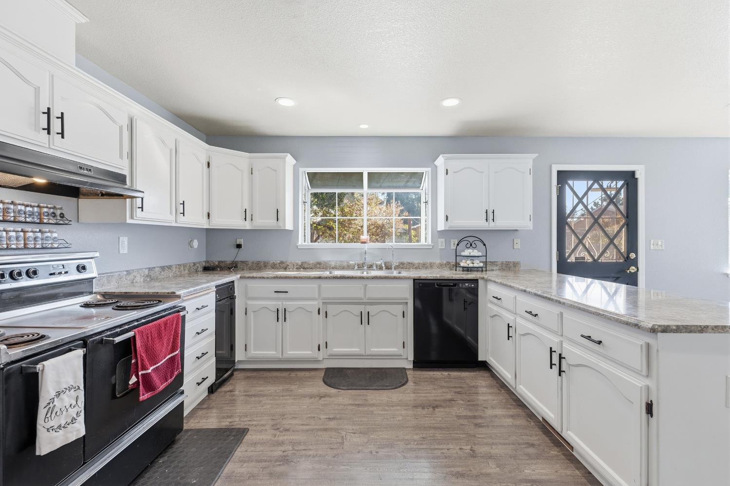 1422 Silva Ave, Newman, CA 95360