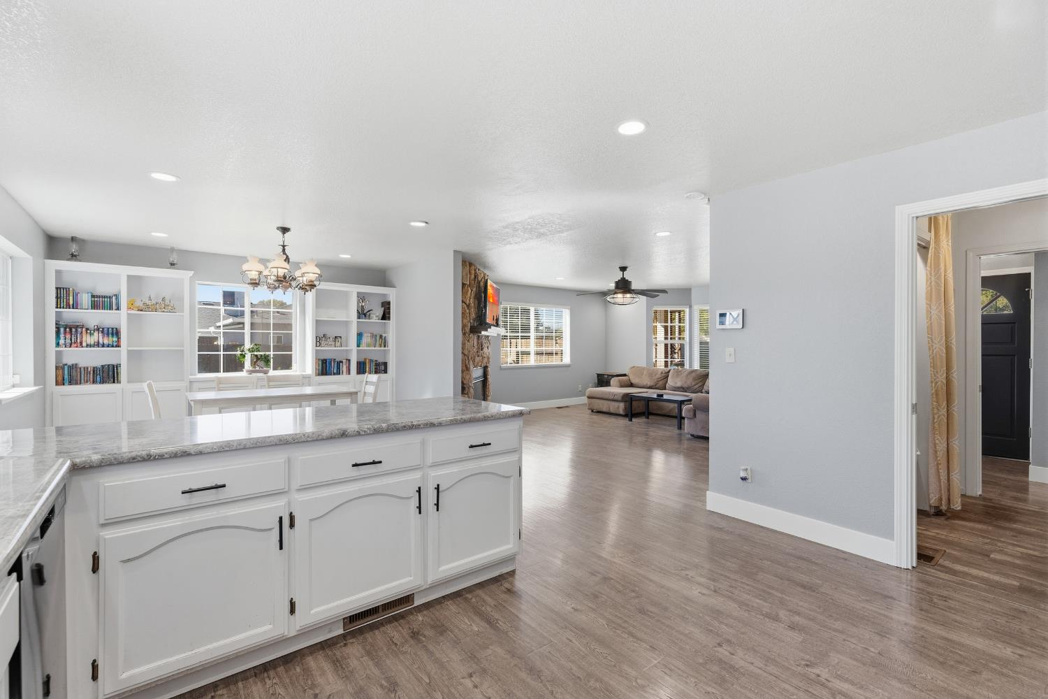 1422 Silva Ave, Newman, CA 95360