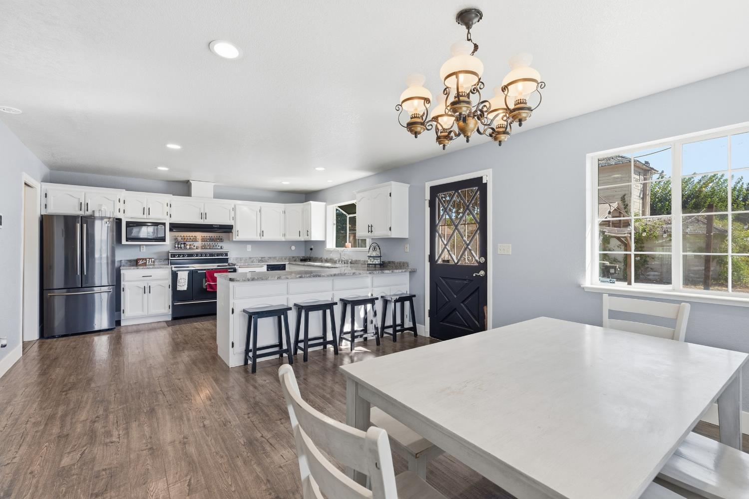 1422 Silva Ave, Newman, CA 95360