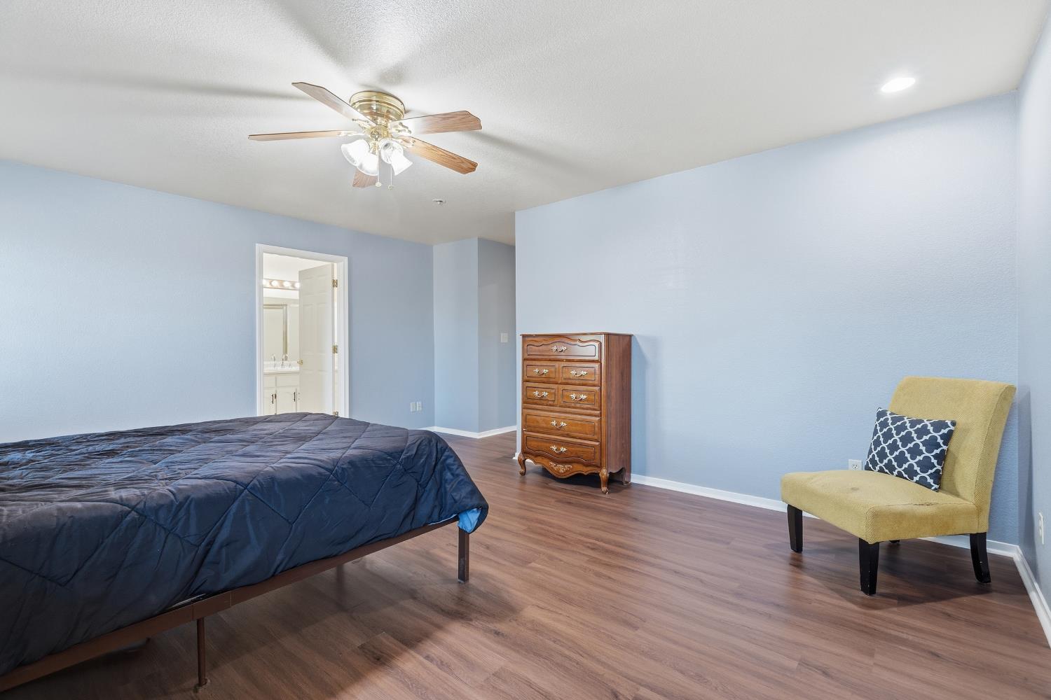 1422 Silva Ave, Newman, CA 95360
