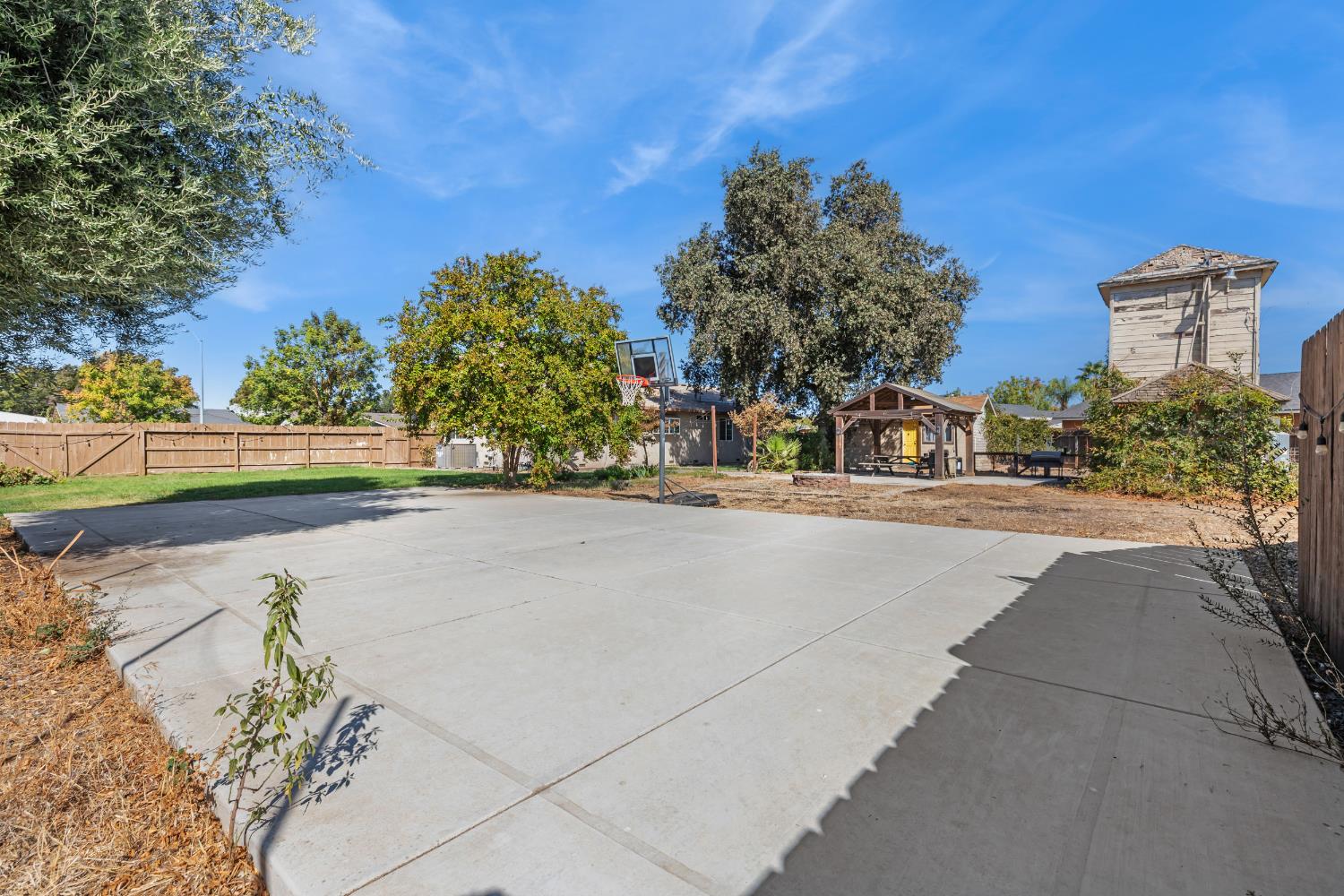 1422 Silva Ave, Newman, CA 95360