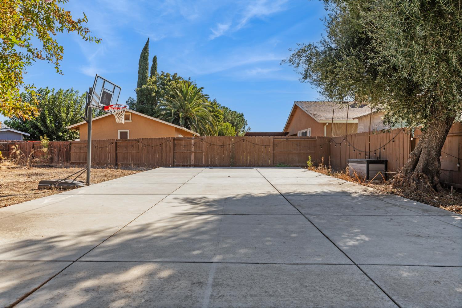 1422 Silva Ave, Newman, CA 95360