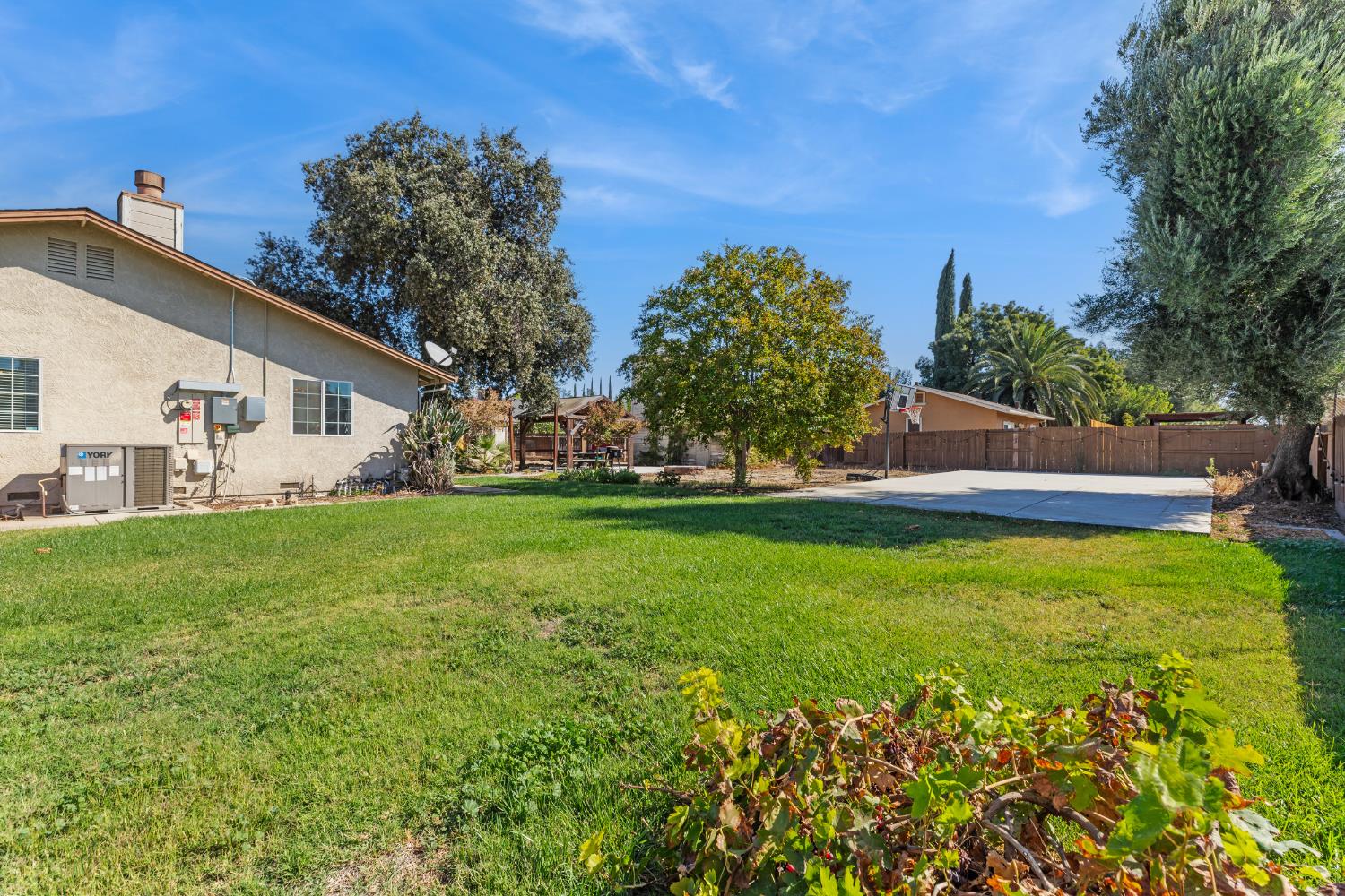 1422 Silva Ave, Newman, CA 95360