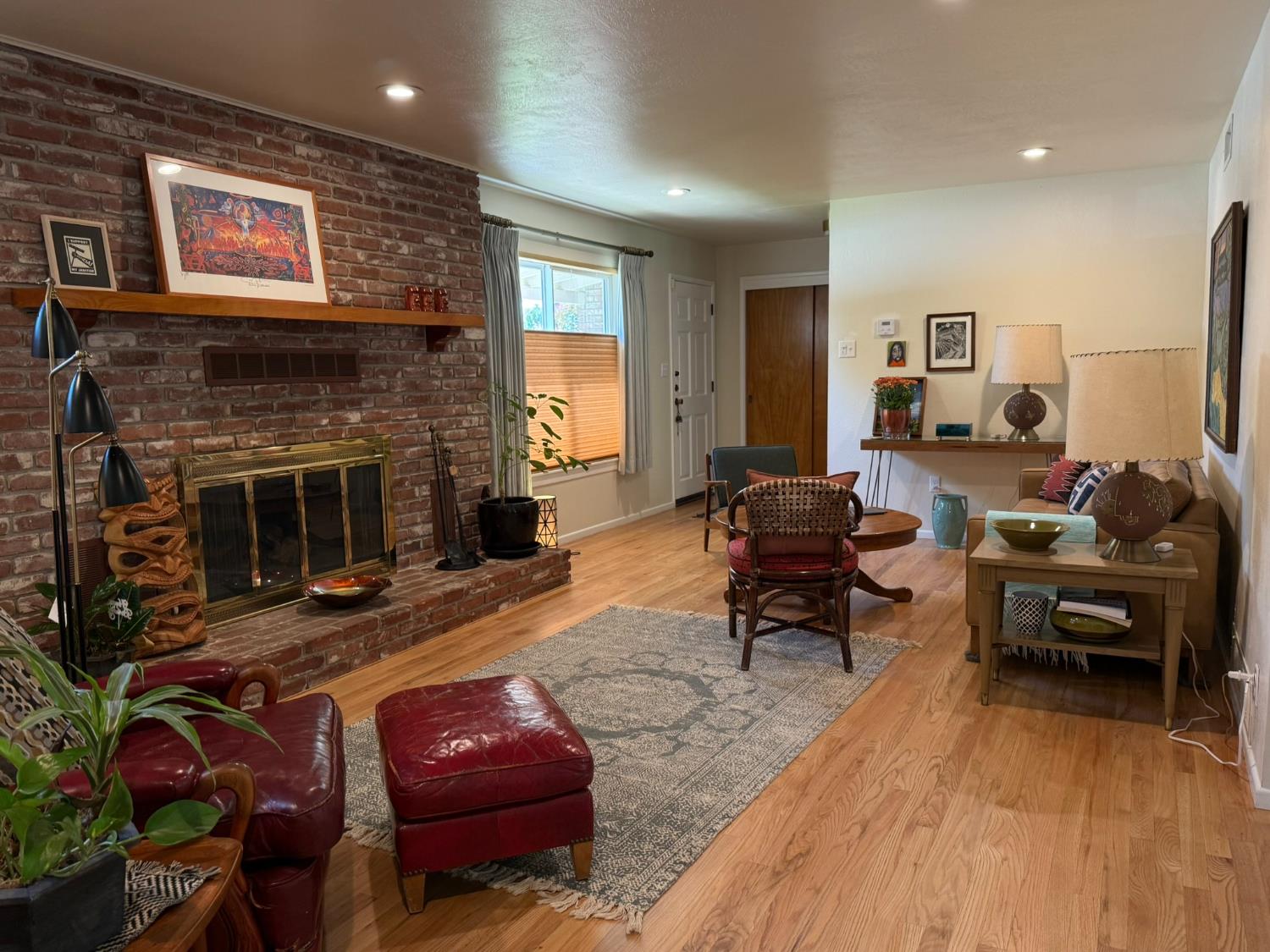 213 Hilton St, Madera, CA 93637