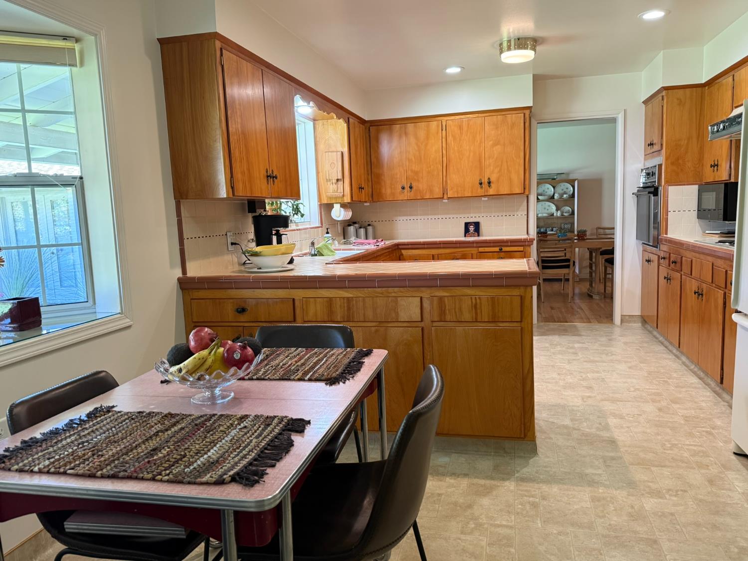 213 Hilton St, Madera, CA 93637