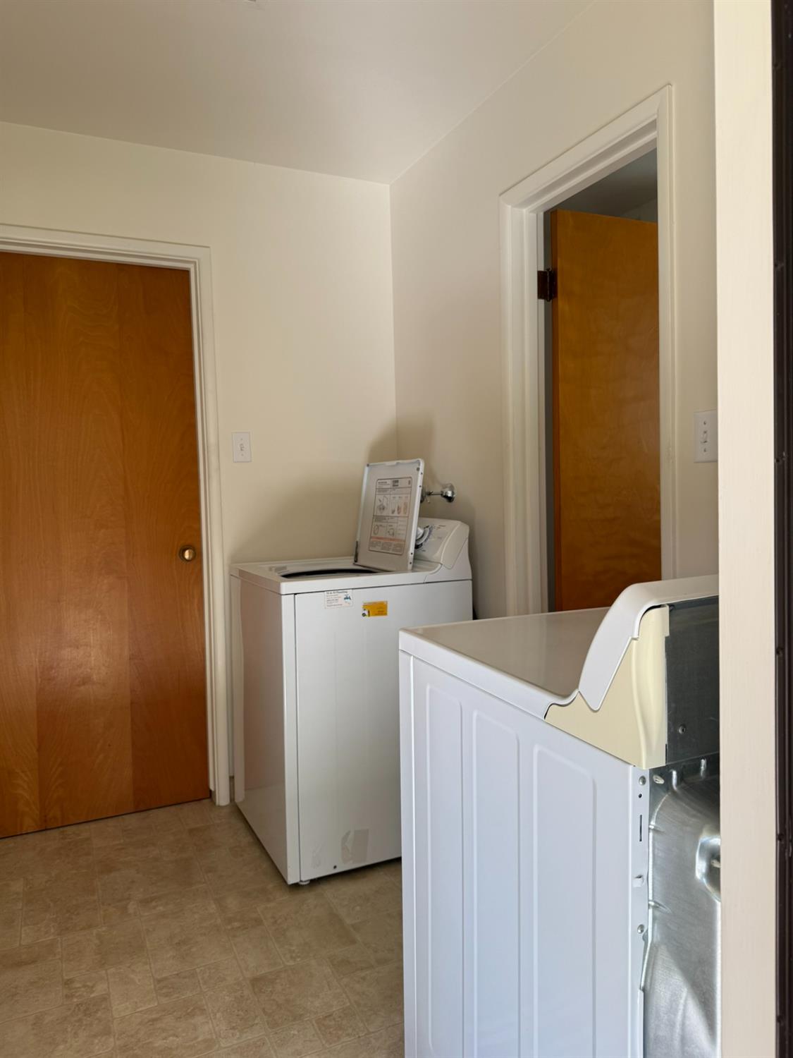 213 Hilton St, Madera, CA 93637