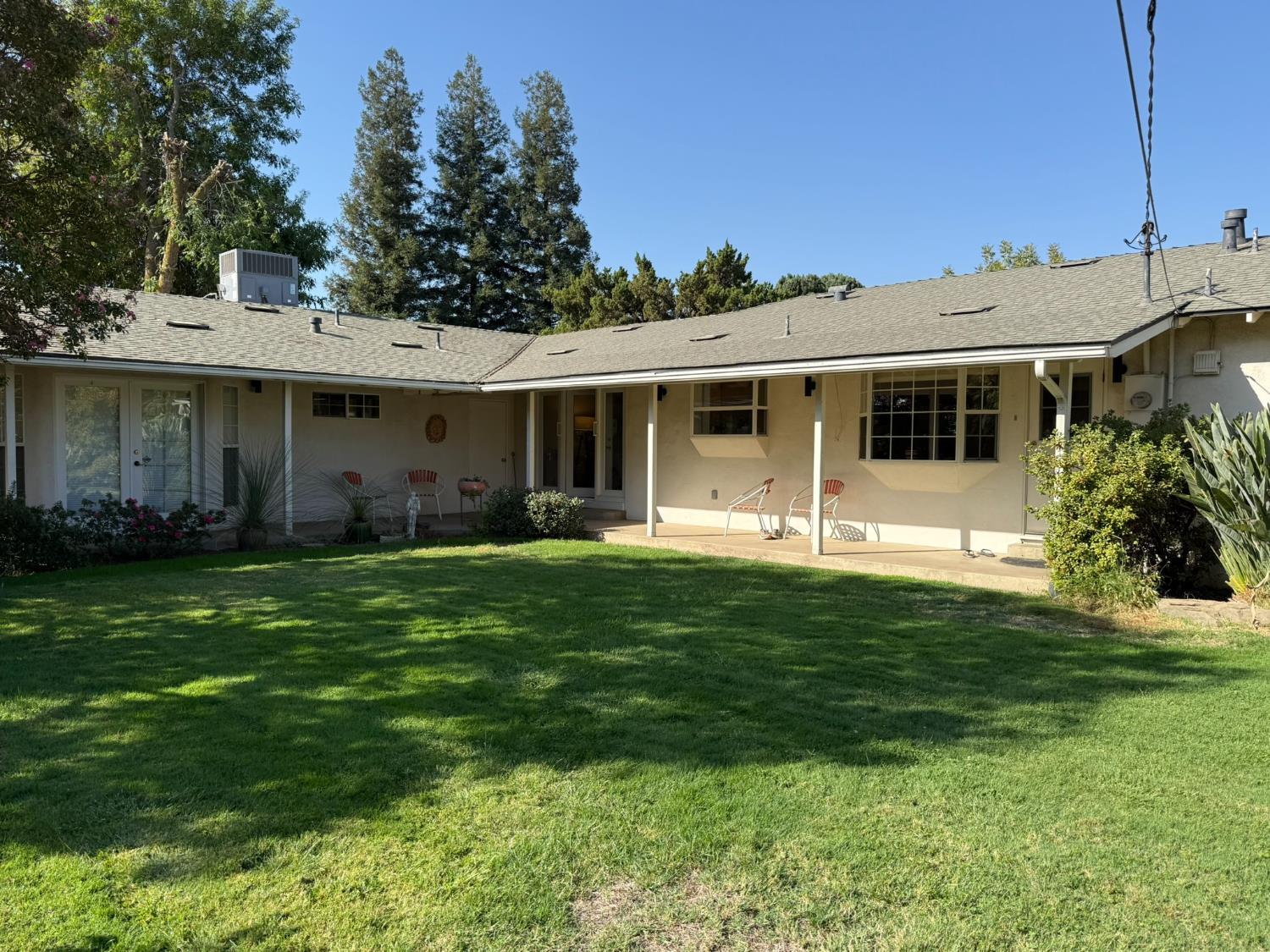 213 Hilton St, Madera, CA 93637