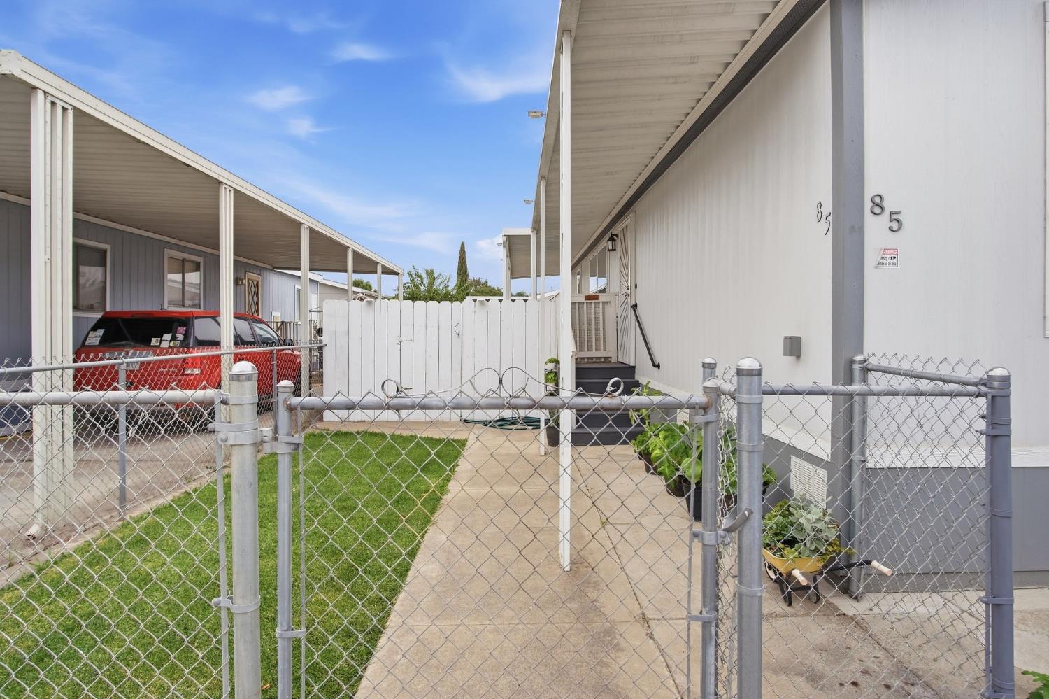 5901 Newbrook Cir #85, Riverbank, CA 95367