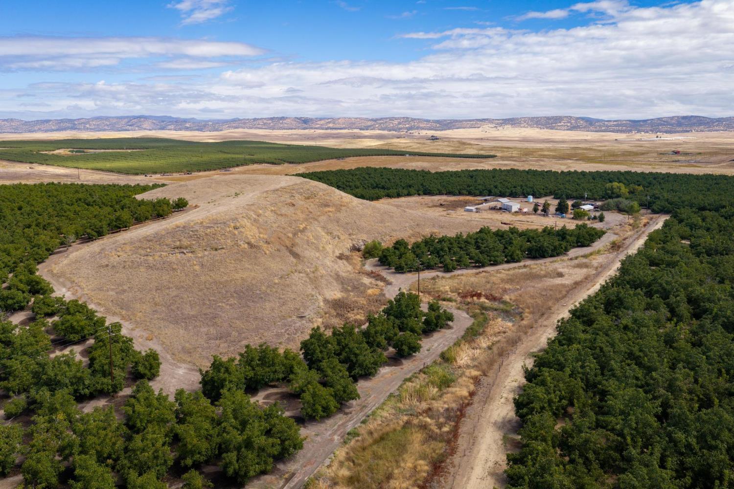 19441 Milton Rd, Oakdale, CA 95361