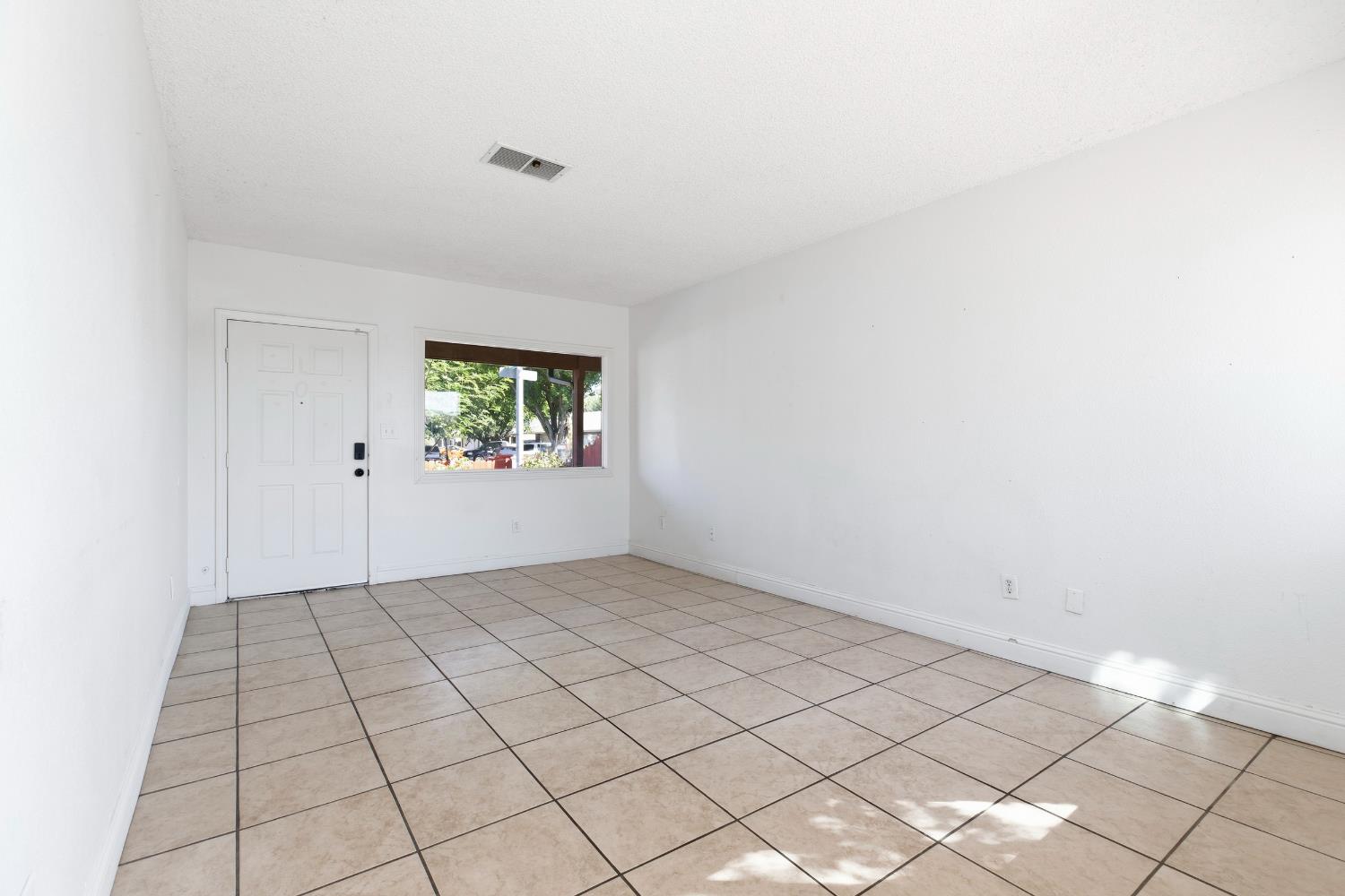 2644 San Ignacio Ave, Modesto, CA 95354