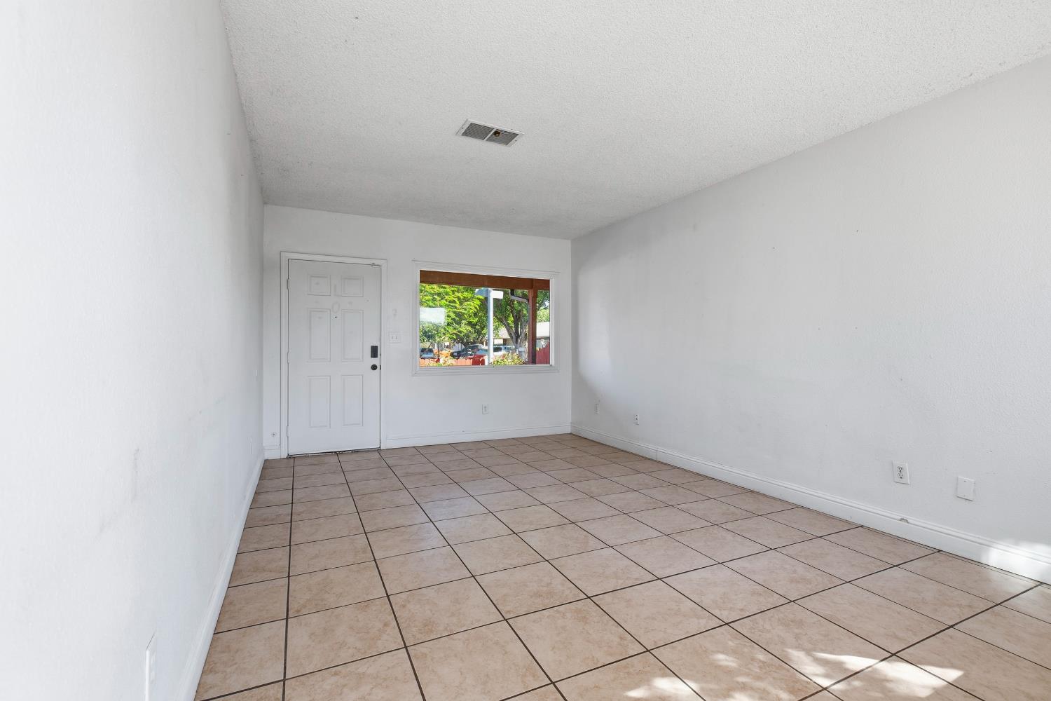 2644 San Ignacio Ave, Modesto, CA 95354
