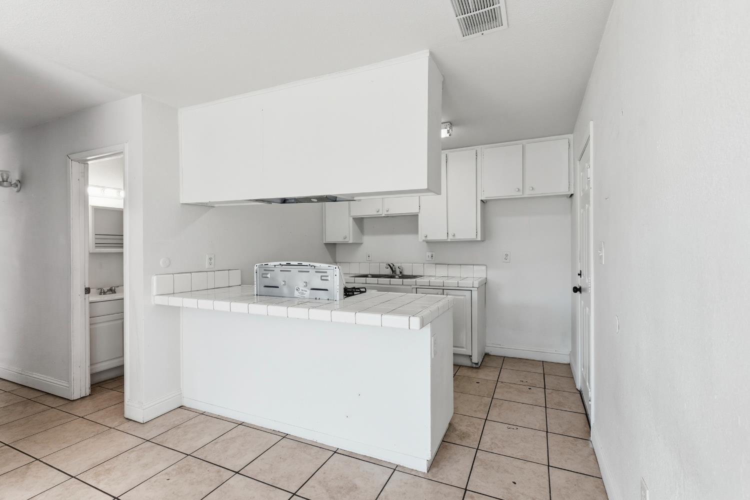 2644 San Ignacio Ave, Modesto, CA 95354