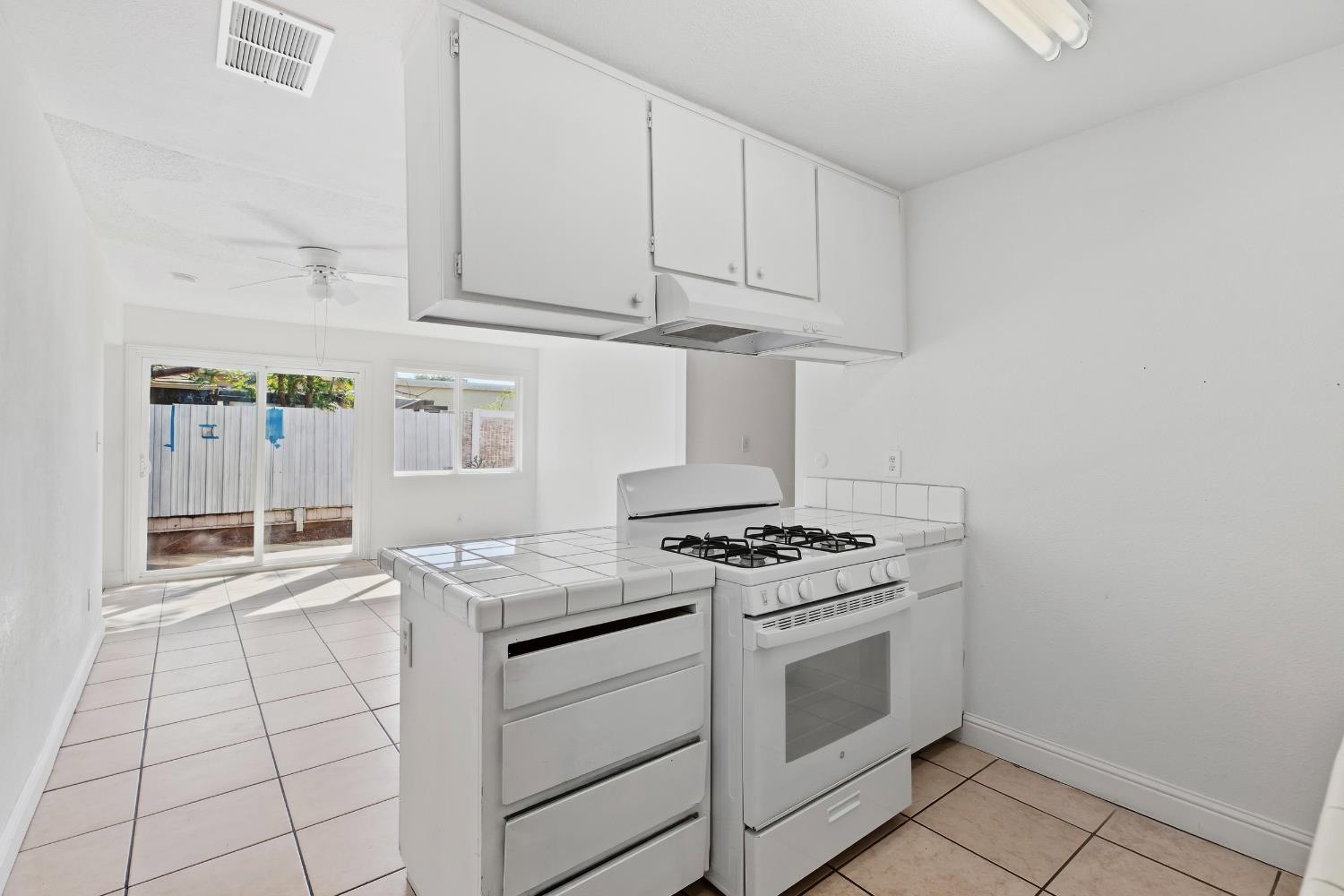 2644 San Ignacio Ave, Modesto, CA 95354