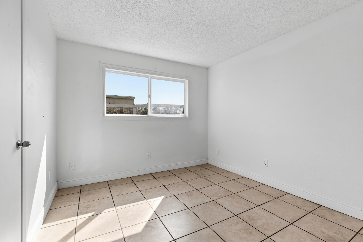 2644 San Ignacio Ave, Modesto, CA 95354