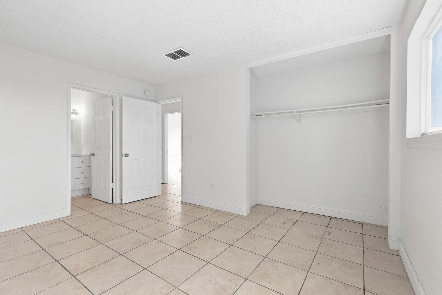 2644 San Ignacio Ave, Modesto, CA 95354