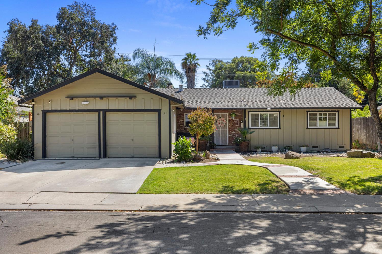 1002 Mount Vernon Dr, Modesto, CA 95350