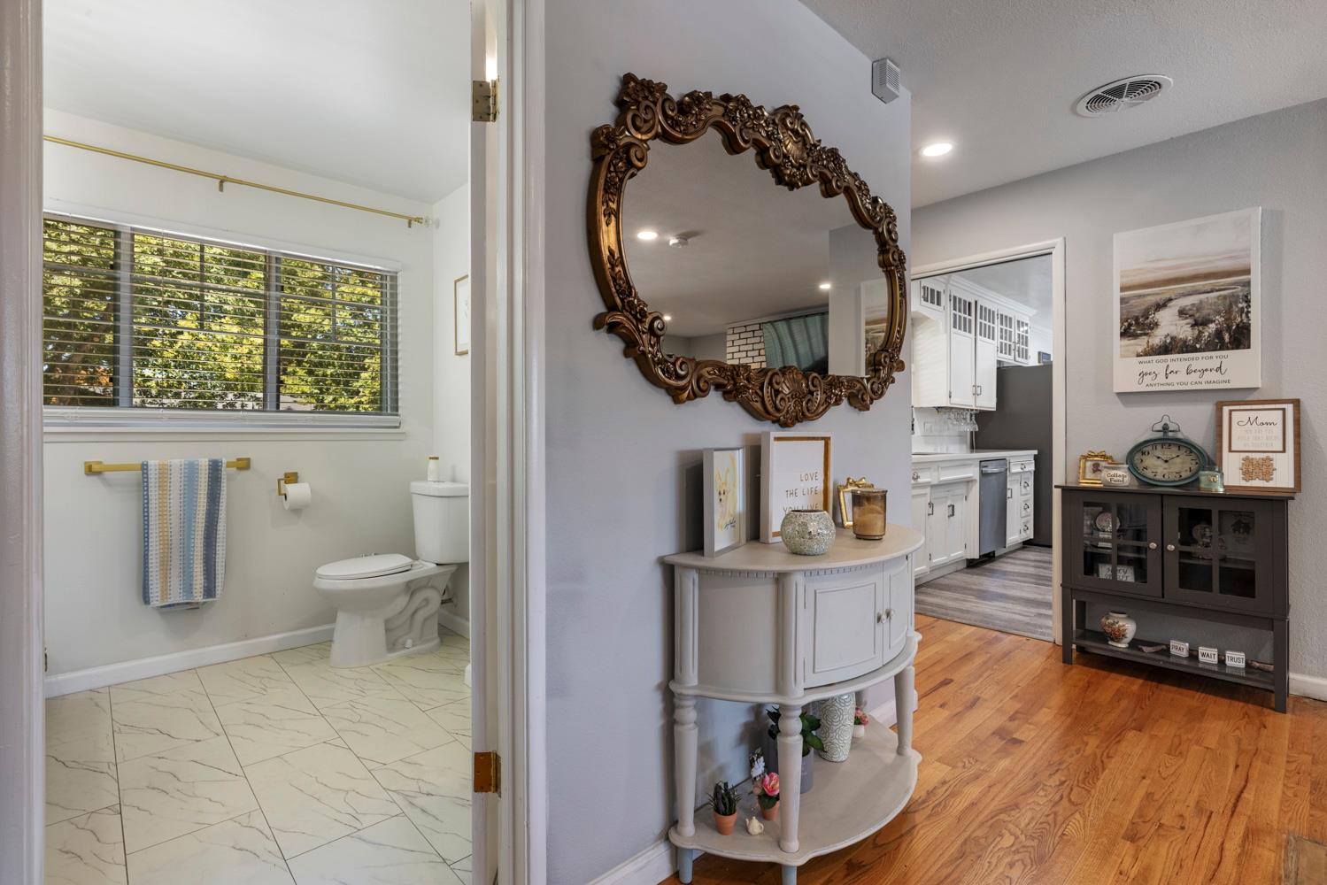 1002 Mount Vernon Dr, Modesto, CA 95350