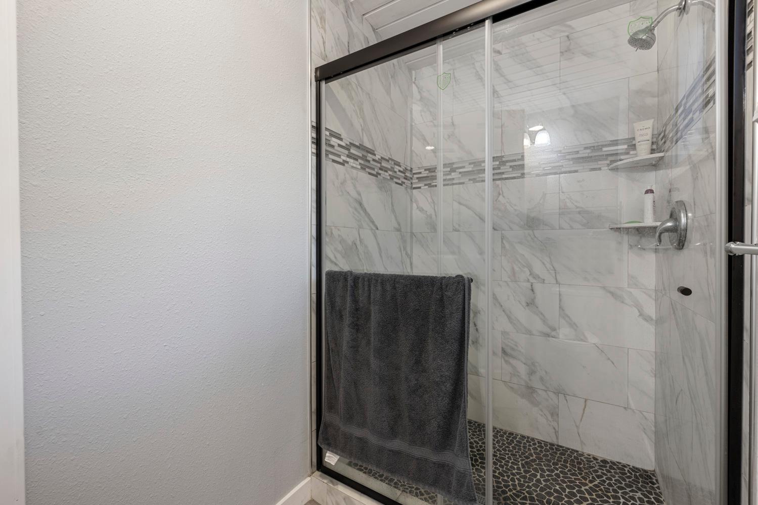 1002 Mount Vernon Dr, Modesto, CA 95350