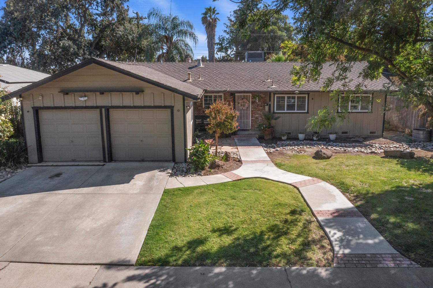 1002 Mount Vernon Dr, Modesto, CA 95350