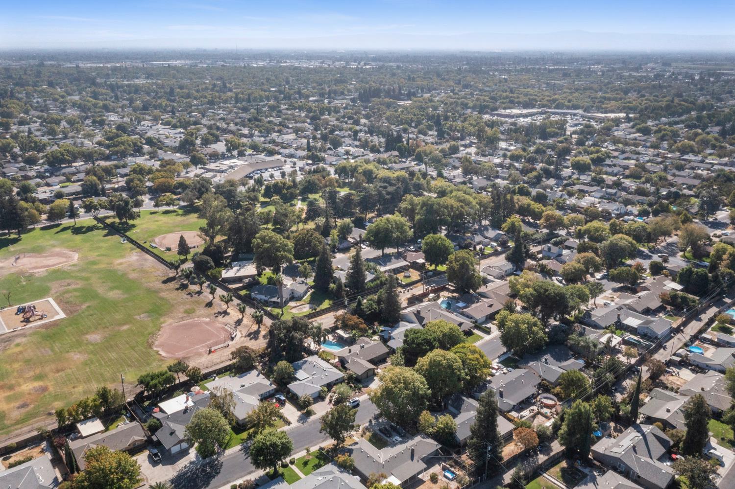 1002 Mount Vernon Dr, Modesto, CA 95350