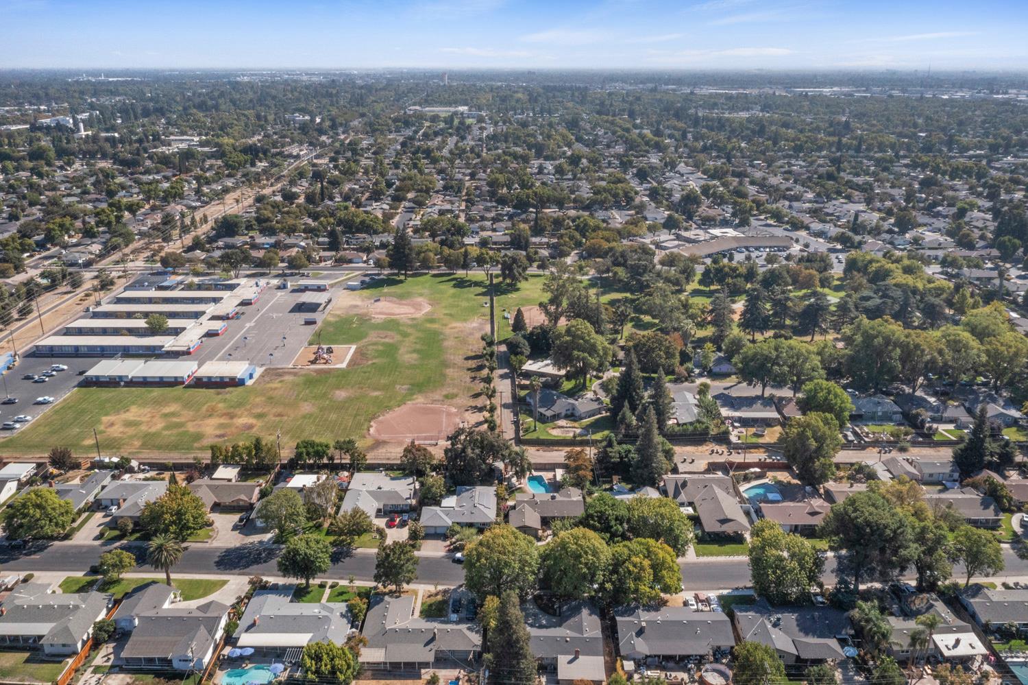 1002 Mount Vernon Dr, Modesto, CA 95350