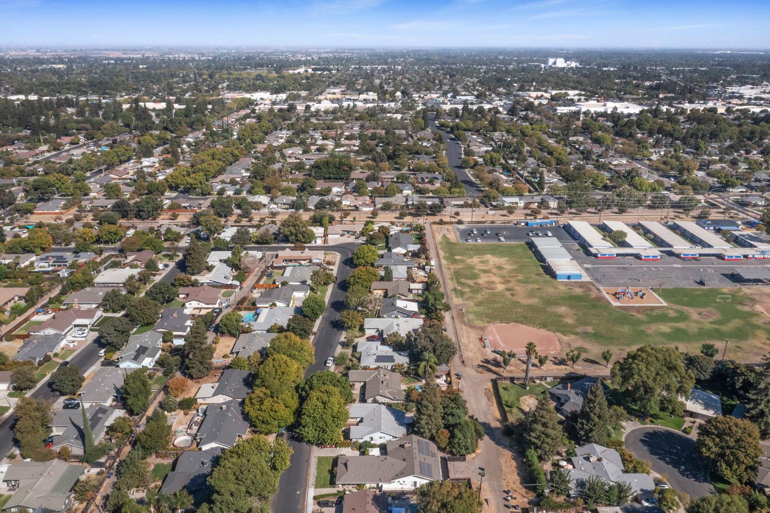 1002 Mount Vernon Dr, Modesto, CA 95350