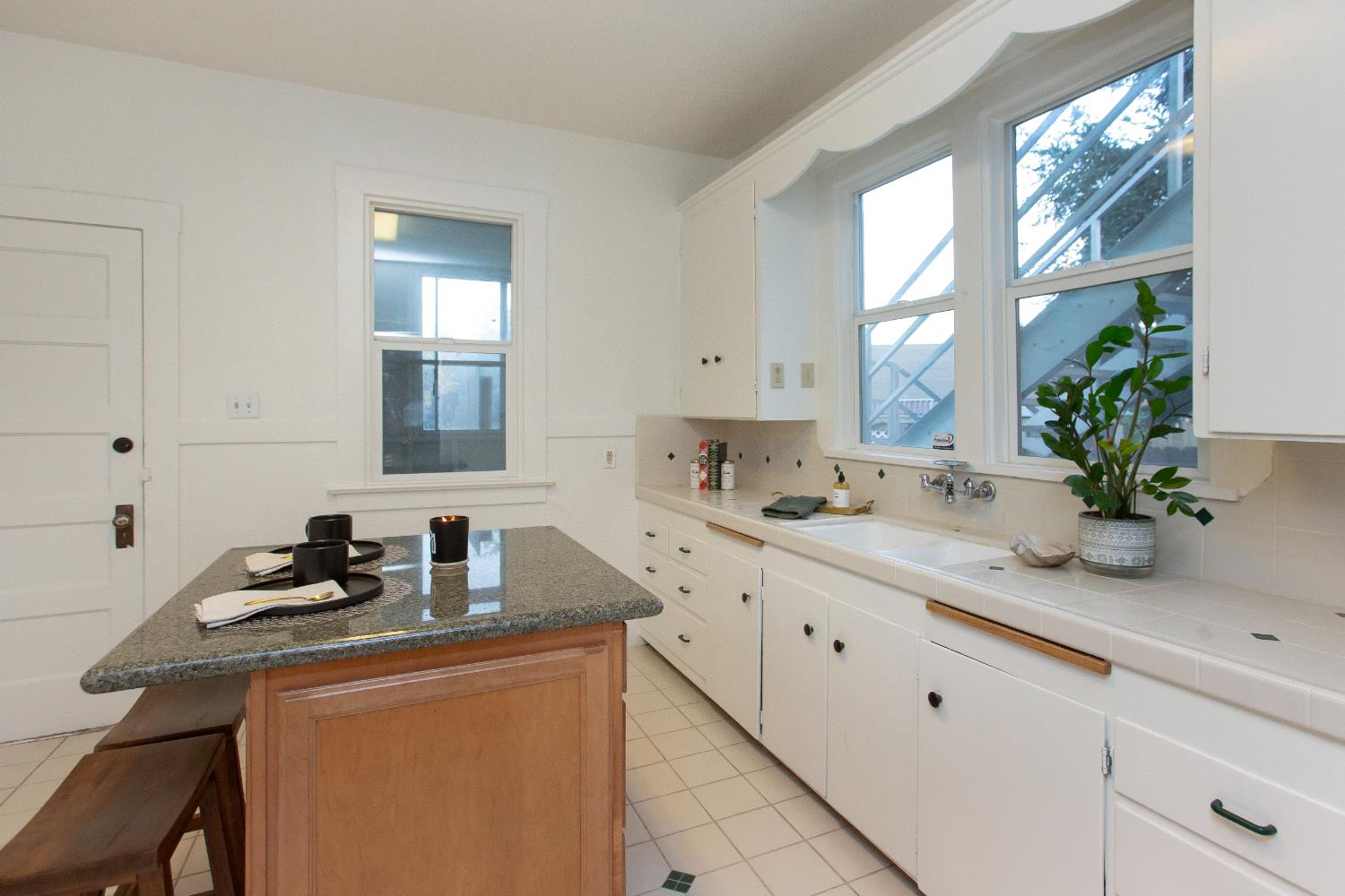 689 Alpha Rd, Turlock, CA 95380