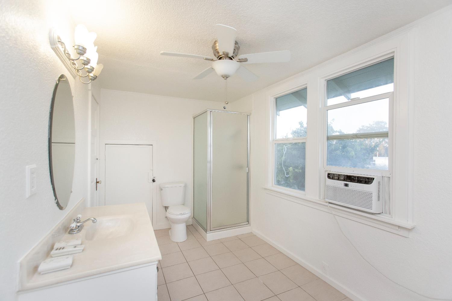 689 Alpha Rd, Turlock, CA 95380