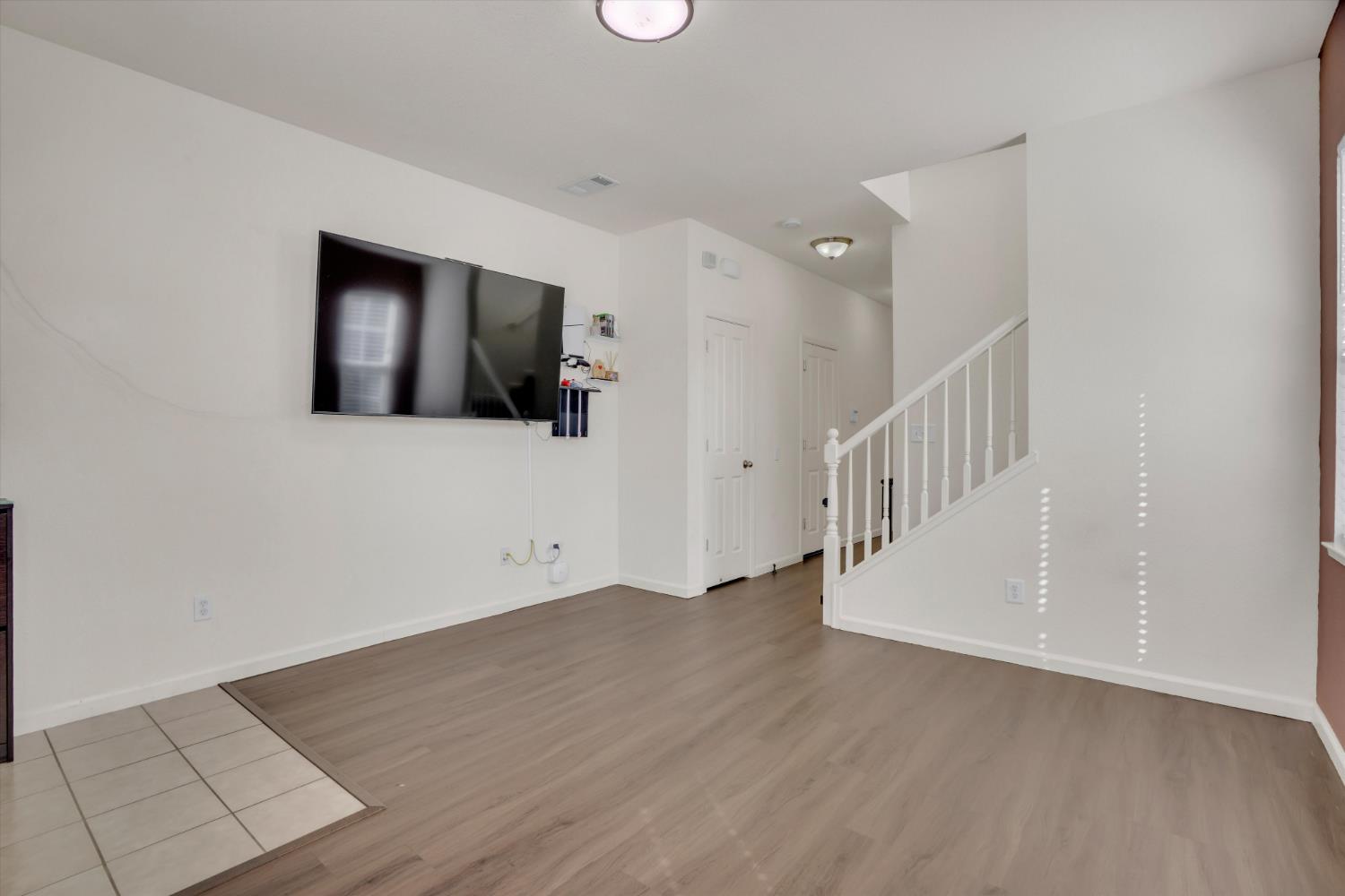 1494 Hearthsong Dr, Manteca, CA 95337