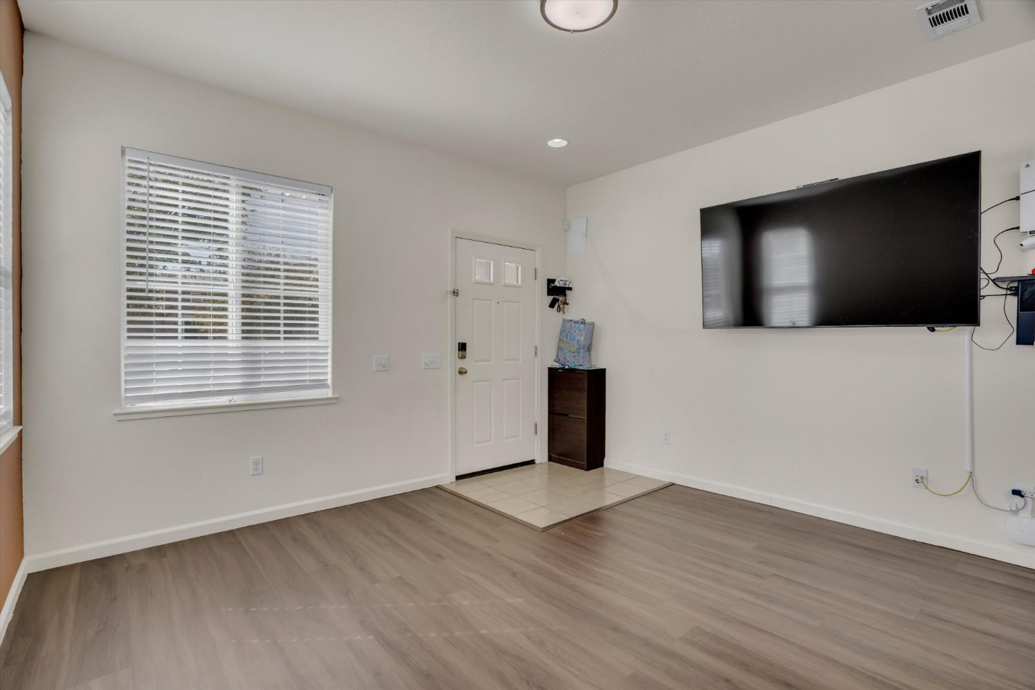 1494 Hearthsong Dr, Manteca, CA 95337