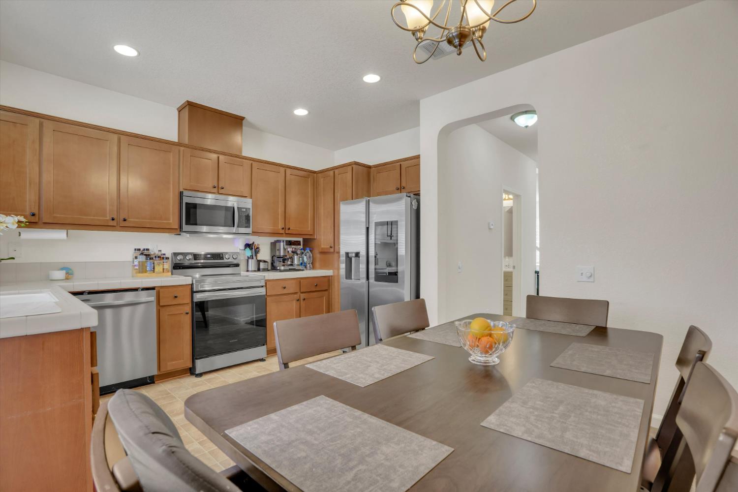 1494 Hearthsong Dr, Manteca, CA 95337