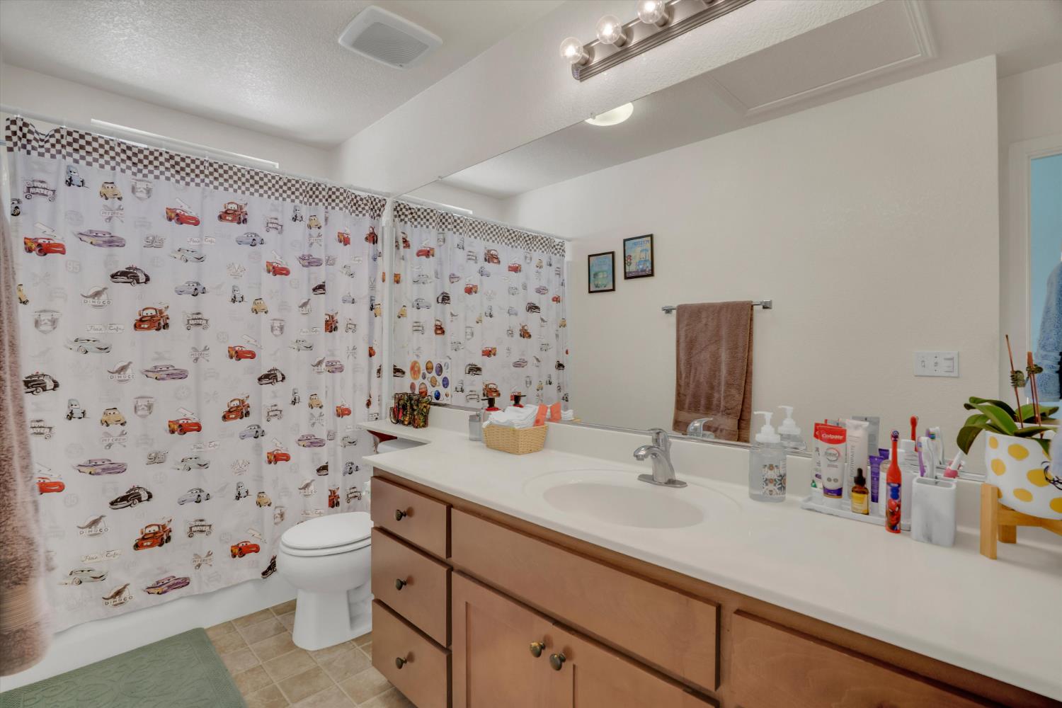 1494 Hearthsong Dr, Manteca, CA 95337